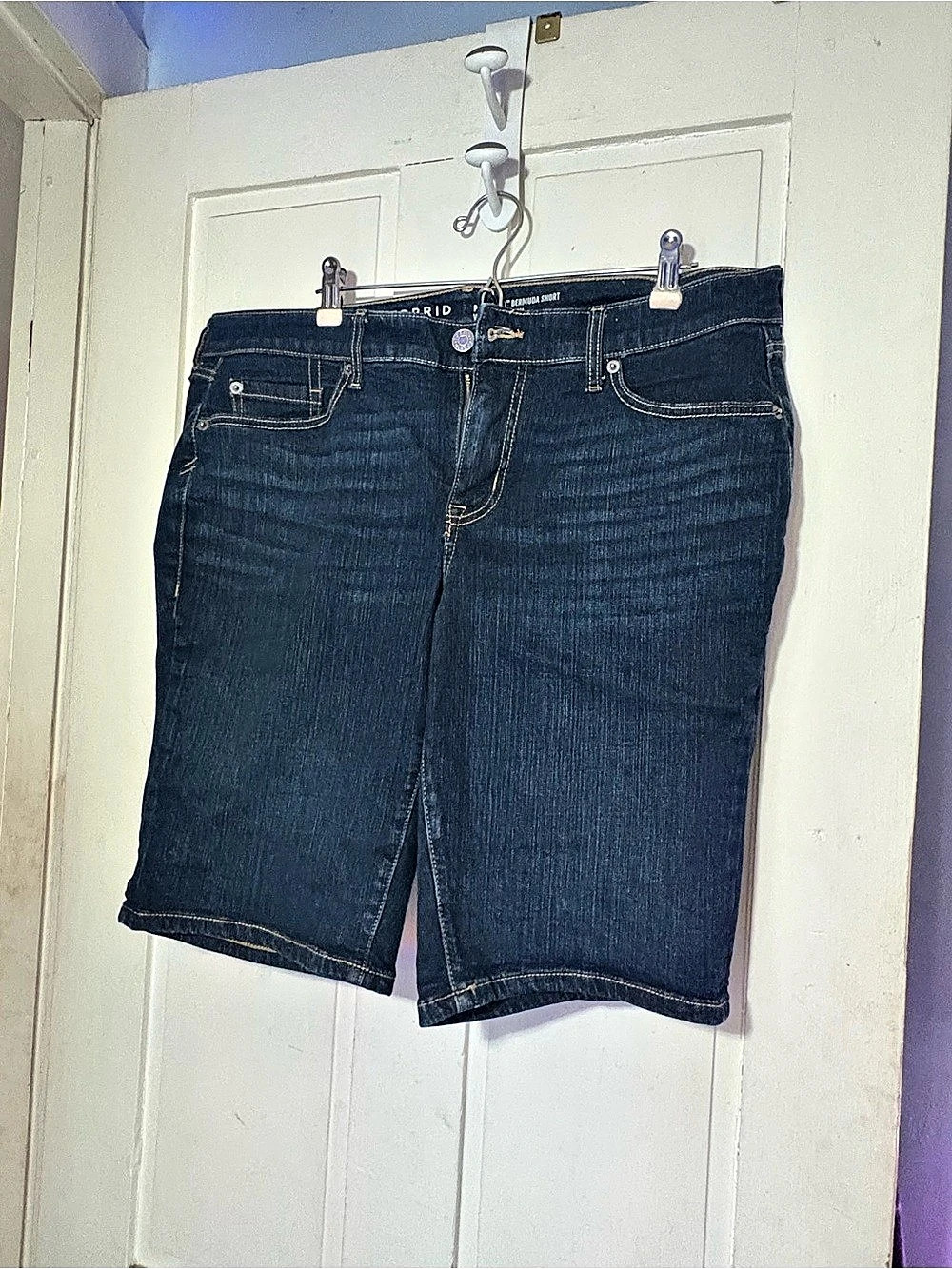 TORRID Perfect 10" Bermuda Short Vintage Stretch Denim Shorts size 14